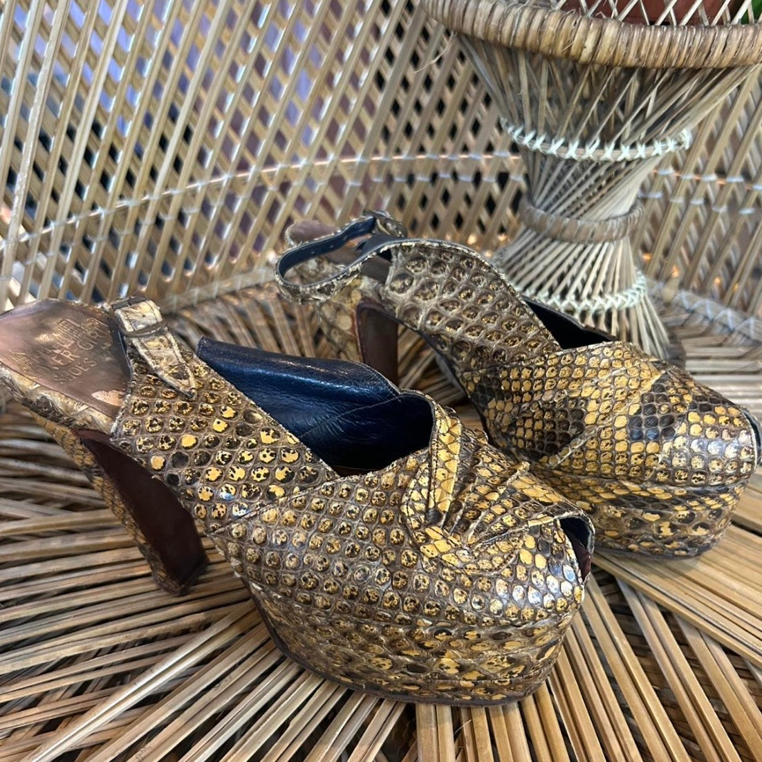 Cover Girl 1950’s heels